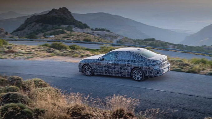 2023 bmw i7 teaser (12)