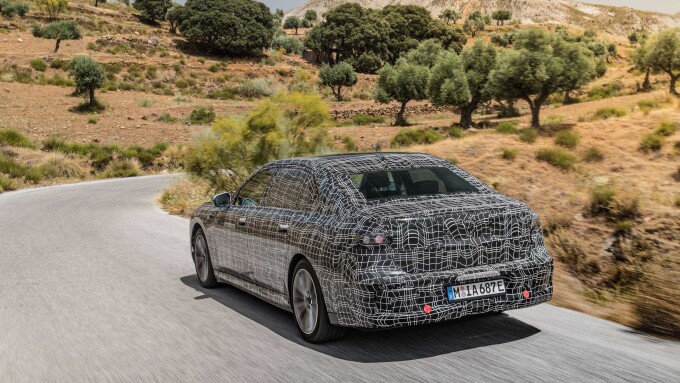 2023 bmw i7 teaser (4)