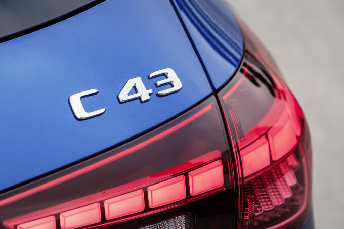 Mercedes-AMG C 43 4MATIC T-Modell | Kraftstoffverbrauch kombiniert: 9,2-8,8 l/100 km | CO-Emissionen