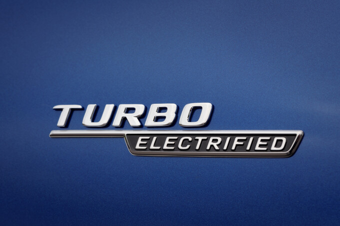 Mercedes-AMG C 43 4MATIC T-Modell | Kraftstoffverbrauch kombiniert: 9,2-8,8 l/100 km | CO-Emissionen