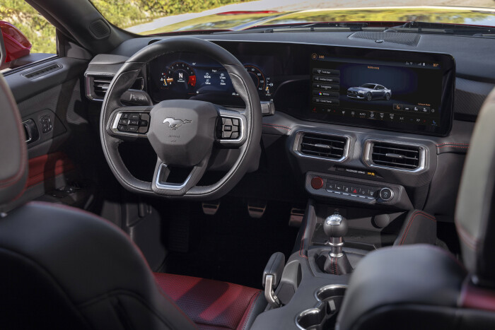 2024-Mustang-Interior-016339ce41d41e7a07.jpg
