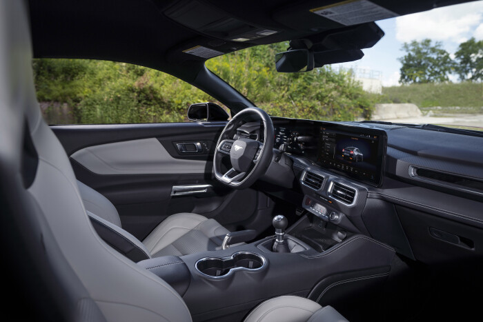 2024-Mustang-Interior-0336cb879ad7397cb6.jpg