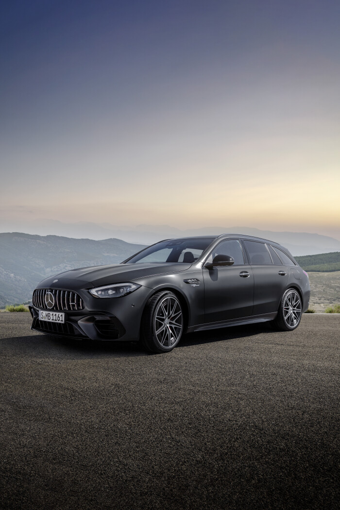 [Mercedes-AMG C 63 S E PERFORMANCE Limousine und T-Modell | Kraftstoffverbrauch kombiniert: 6,9 l/10