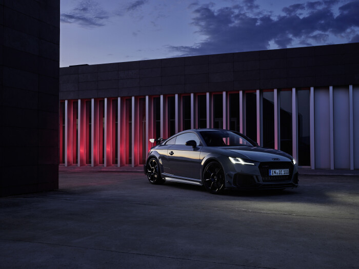 Static photo, Colour: Nardo grey