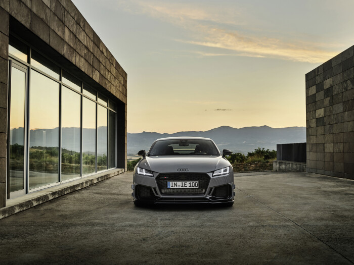 Static photo, Colour: Nardo grey