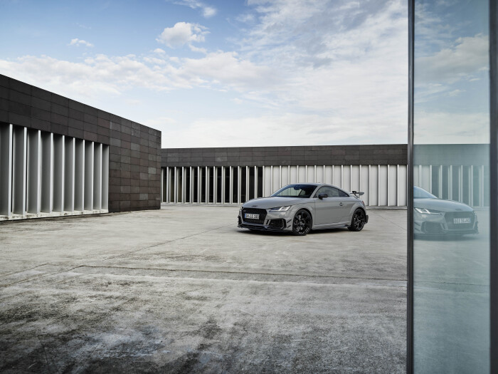 Static photo, Colour: Nardo grey