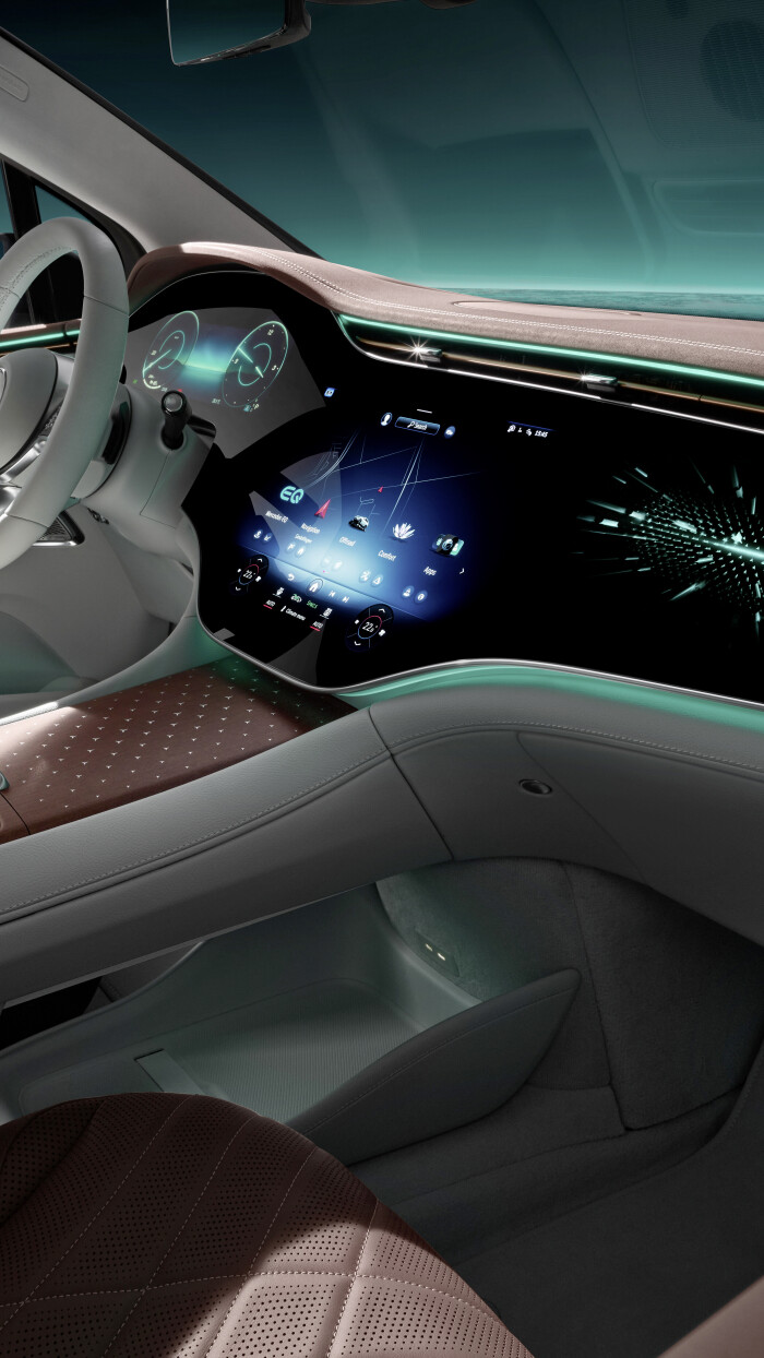 Mercedes-EQ. EQE SUV. AMG Line Exterior, Night Package, Velvet brown metallic, 22" AMG multi-spoke l