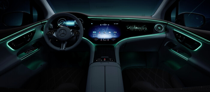 Mercedes-EQ. EQE SUV. AMG Line Exterior, Night Package, Velvet brown metallic, 22" AMG multi-spoke l