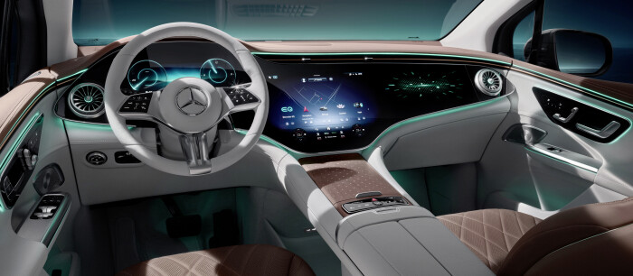 Mercedes-EQ. EQE SUV. AMG Line Exterior, Night Package, Velvet brown metallic, 22" AMG multi-spoke l