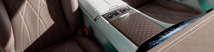 Mercedes-EQ. EQE SUV. AMG Line Exterior, Night Package, Velvet brown metallic, 22" AMG multi-spoke l