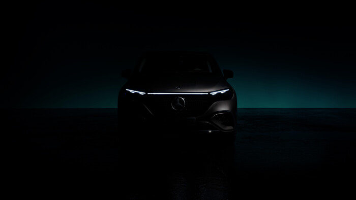 Mercedes-EQ. EQE SUV. AMG Line Exterior, Night Package, Velvet brown metallic, 22" AMG multi-spoke l