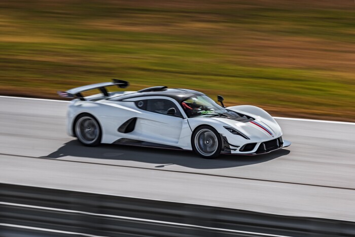 Hennessey-Venom-F5-Revolution-Coupe---074c15b7fb81e566d0.jpg