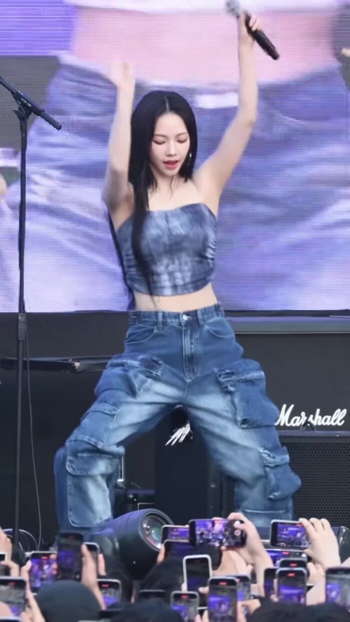 3553268434_csMdSDjt_e65wmBJGEhiVg7fZ86a682c80461394e.webm