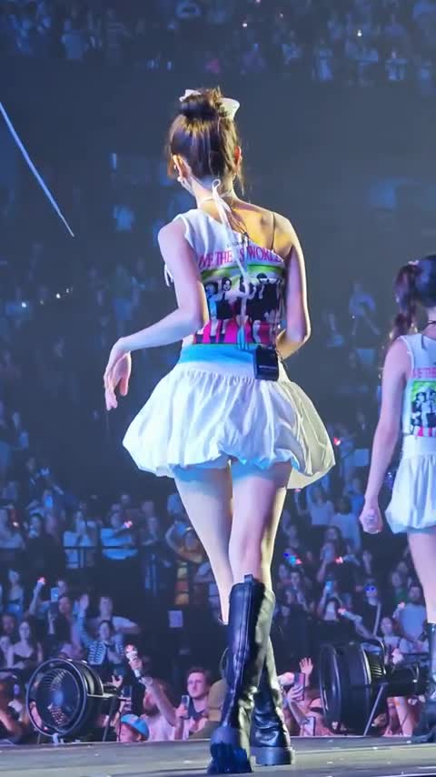 3673139206_1Niavchg_RWYFnSZ2yHbDlIA8bfb623e91ba424fb.mp4