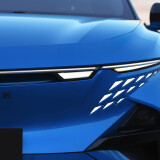 37_LOT2_CLOSEUP_EXTERIEURS_Ext_AlpineBleuVision_GTSBS1_ProjecteursavantMatrixLEDcosmicdust7c5f1f02b49cc51e